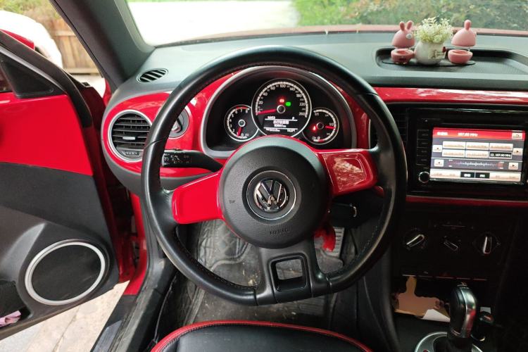 Used Volkswagen Beetle 2015 180TSI model
