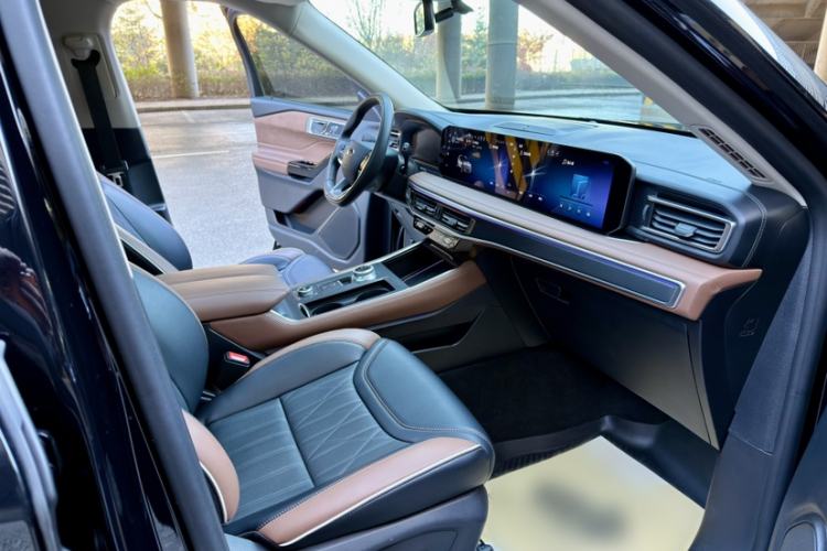 Used Ford Explorer 2023 EcoBoost 285 Four-Wheel Drive Titanium Edition 7-Seater