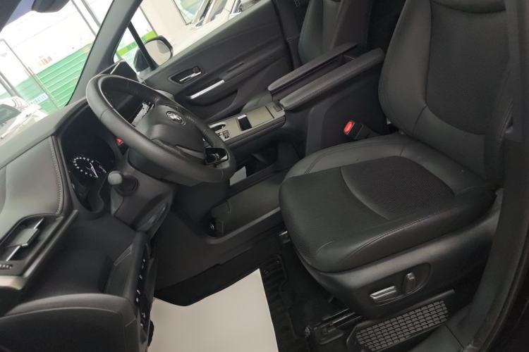 Used Toyota Granvia 2023 2.5L Hybrid Prestige VIP Edition
