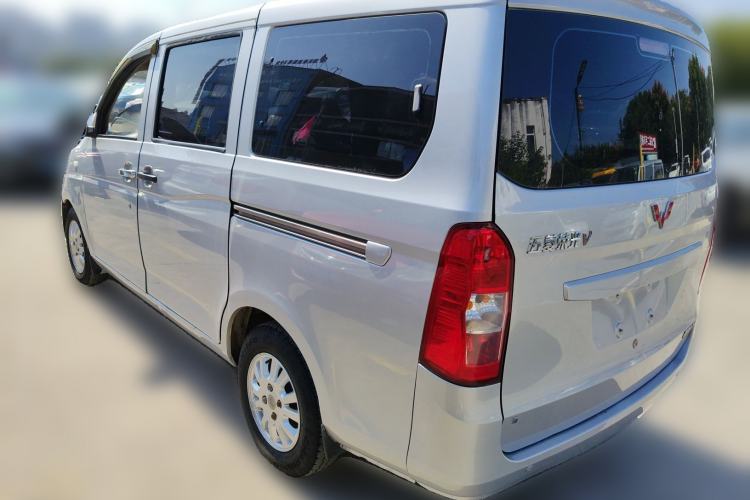 Used Wuling Rongguang V 2016 1.5L Standard Version
