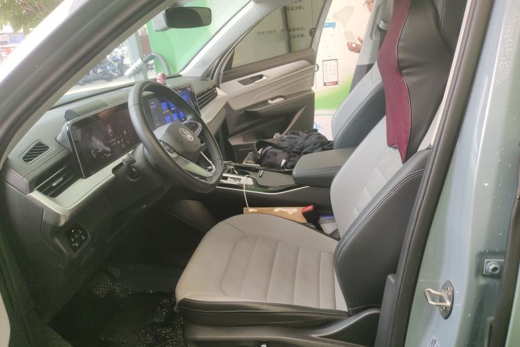 Used Volkswagen Tavendor 2023 330TSI Luxury Touring Edition Left Front Seat