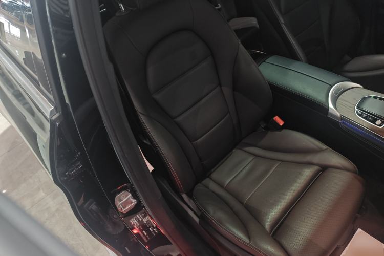 Used Mercedes-Benz GLC 2020 Facelift GLC 300 L 4MATIC Dynamic Edition
