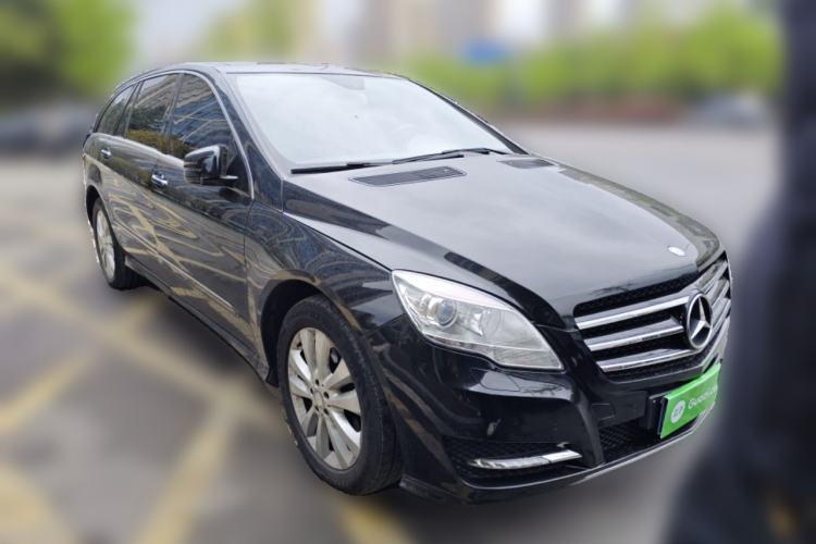 Used Mercedes-Benz R-Class 2014 R 400 4MATIC Luxury Model Front Right 45 Deg