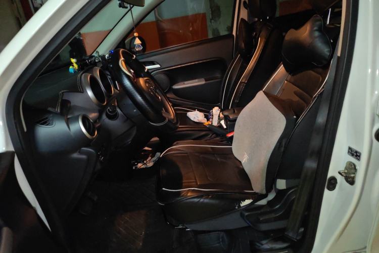 Used ORA Black Cat 2021 301 km Basic Version Left Front Seat