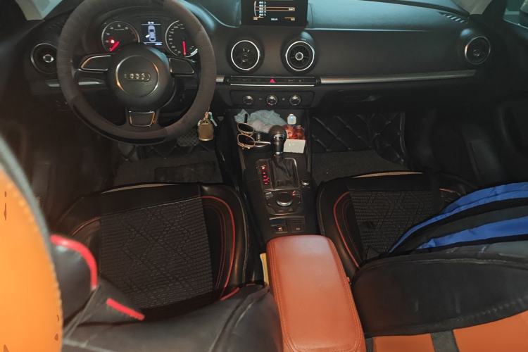 Used Audi A3 2016 Limousine 35 TFSI Ambition Edition Center Console