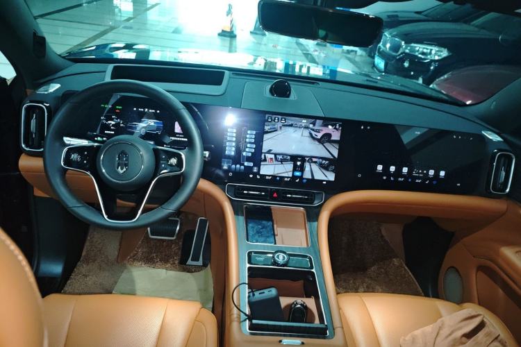 Used Hima AITO M9 2024 Range-Extended Ultra Version 42 kWh 6-Seater Model Center Console