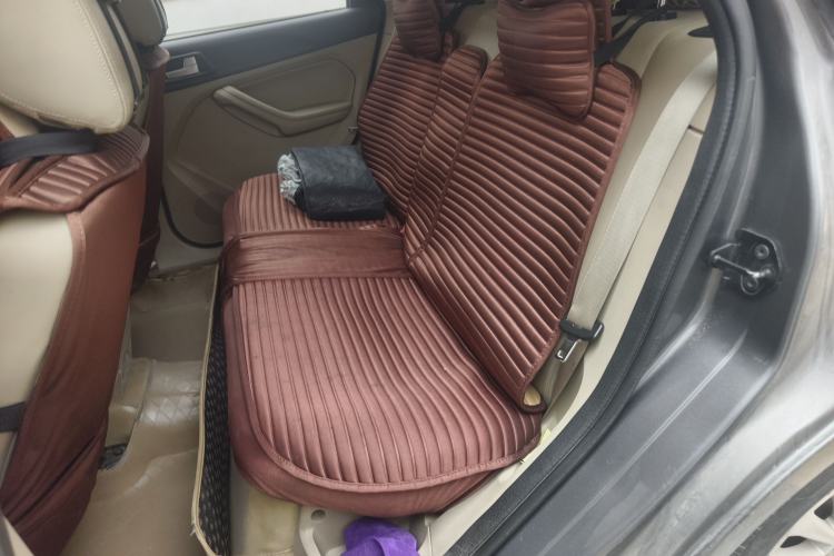 Used Ford Focus 2013 Hatchback Classic 1.8L Manual Fashion Edition
