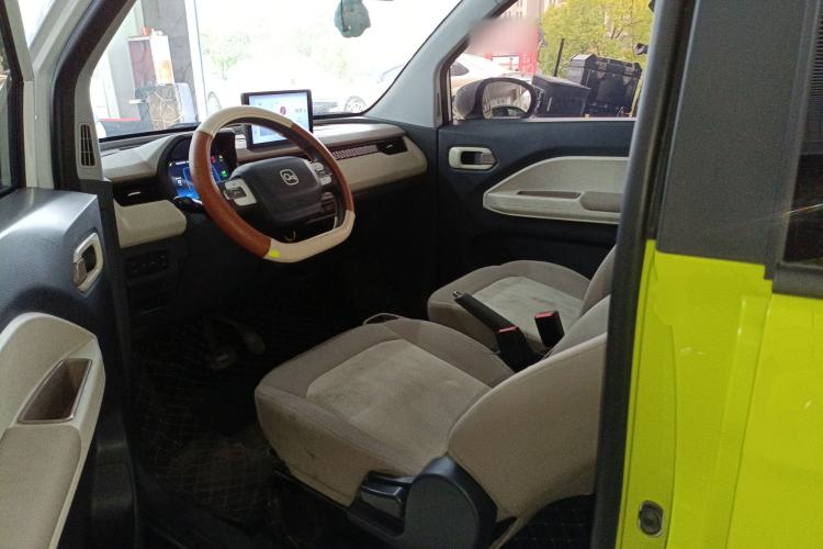 Used Chery QQ Ice Cream 2024 Youth Edition 205km Milkshake