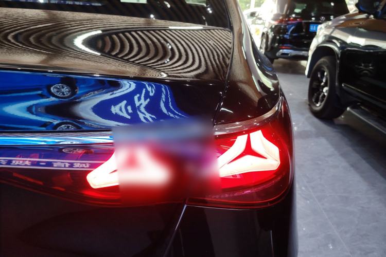 Used Mercedes-Benz E-Class 2024 E 300 L Luxury Model Right Rear Taillight