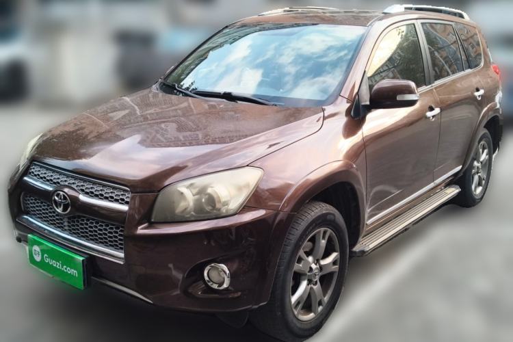 Used Toyota RAV4 2012 Luxurious 2.4L Automatic 4x4 with Stylish Features