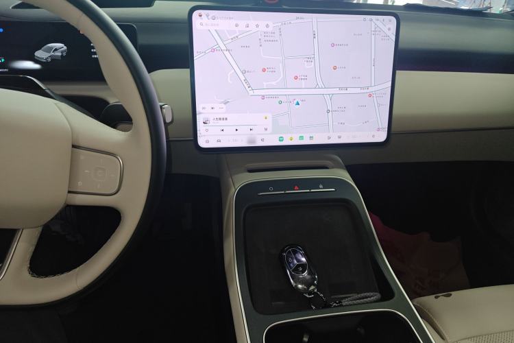 Used Nio ET5T 2025 75 kWh Touring Center Console