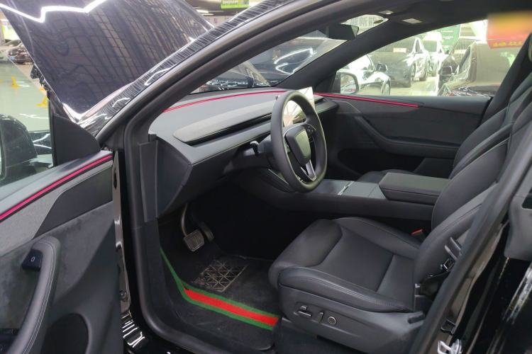 Used Tesla Model Y L 2025 Model Long-Range All-Wheel-Drive Version
