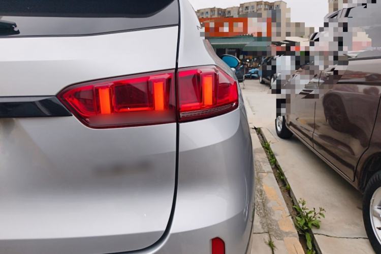 Used Wey VV7 2017 2.0T Flagship Model Right Rear Taillight