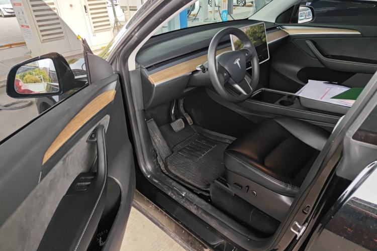 Used Tesla Model Y 2022 Rear-Wheel-Drive Version
