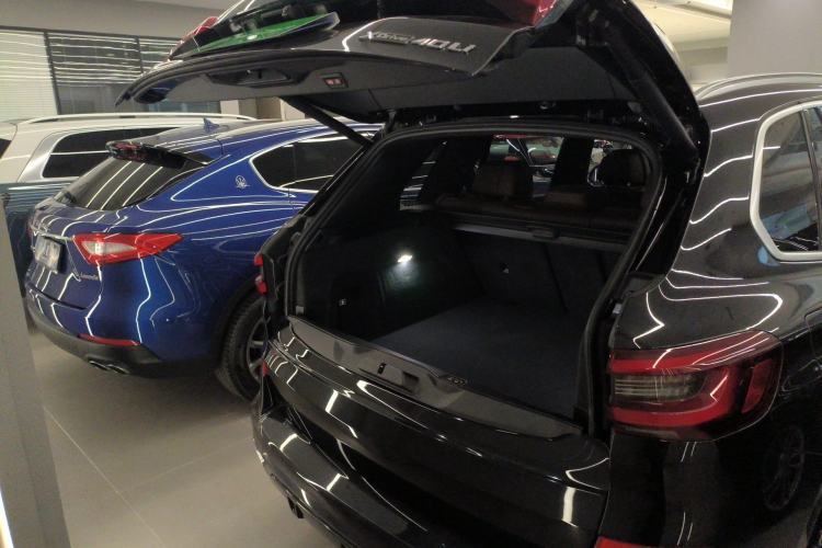 Used BMW X5 2022 Restyled xDrive 40Li Luxury Edition M Sport Package Trunk