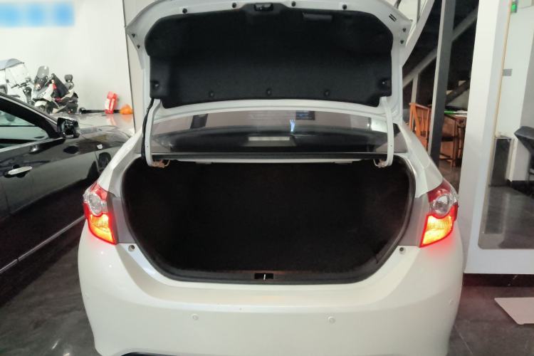 Used Toyota Levin 2016 1.6G CVT Elite Edition Trunk