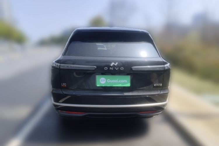 Used ONVO Luxeed L90 2025 Model—Ultra Six-Seater Version
