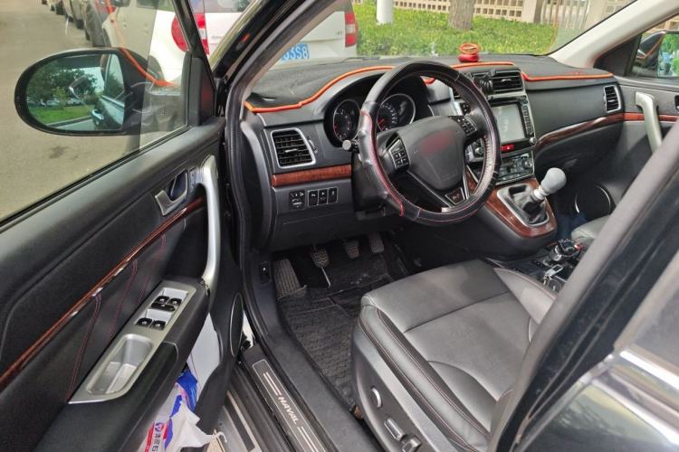 Used Haval H6 2015 Revised Version Sport Edition 1.5T Manual Transmission Two-Wheel Drive Elite Grade
