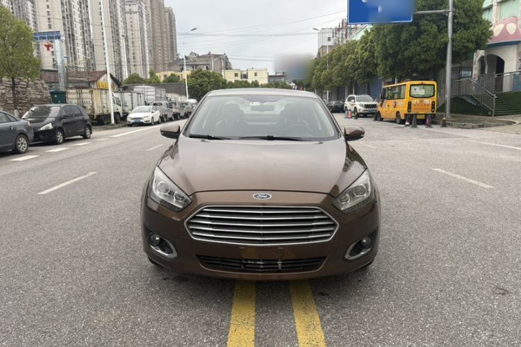 Used Ford Escort 2015 1.5L Automatic Fashion Model Exterior 1