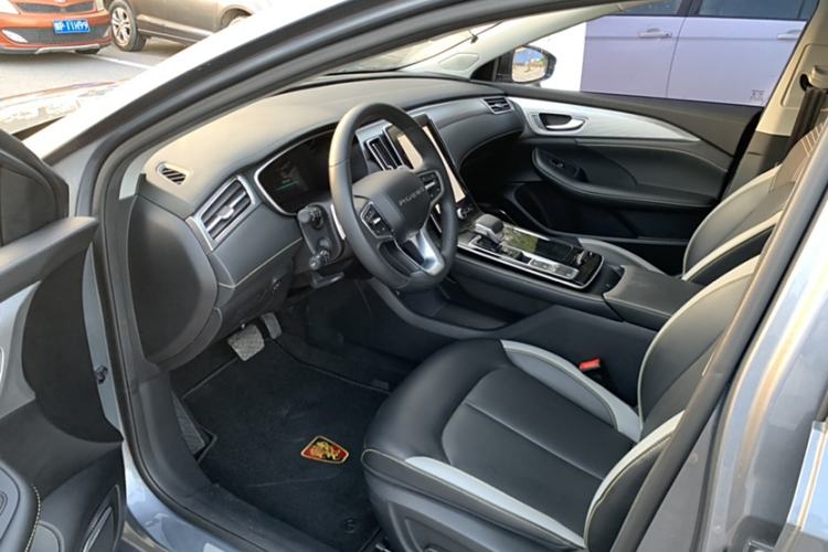 Used Roewe i6 MAX 2020 300TGI Automatic Cool & Stylish Skyroof Edition
