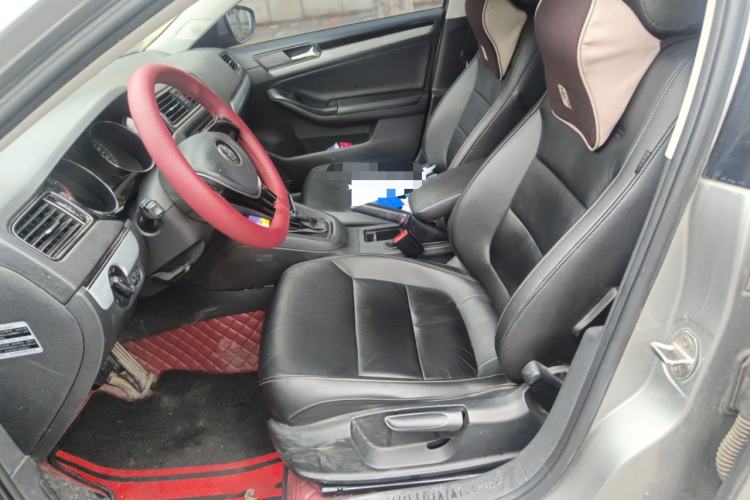 Used Volkswagen Sagitar 2015 1.6L Automatic Comfort Model
