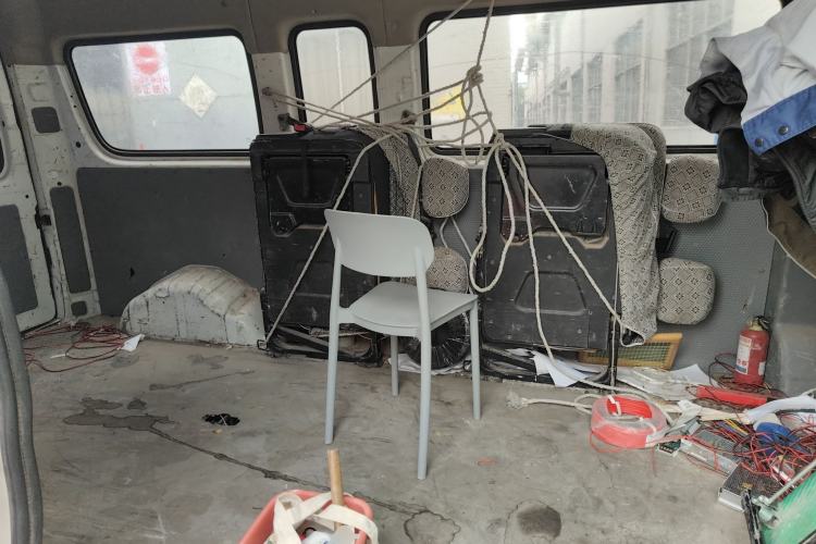 Used SAIC MAXUS Xintu V80 2019 2.5T Classic Model 6-Speed Manual Aotong Long Wheelbase Mid-Height 7-Seater