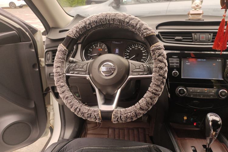 Used Nissan X-Trail 2017 2.0L CVT 7-Seater Comfort Edition 2WD Steering Wheel