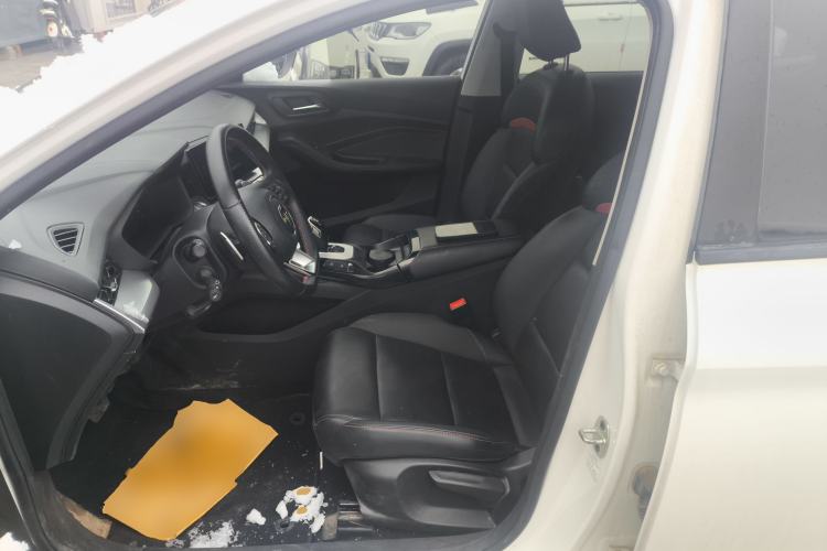 Used MG 5 2022 300TGI DCT Chao Yue Luxury Edition
