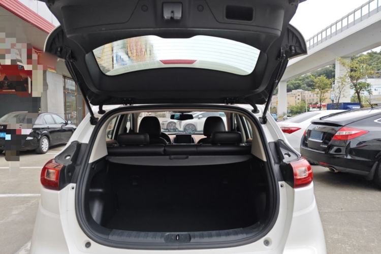 Used Dongfeng Aeolus AX4 2017 1.6L DCT Trendy Style