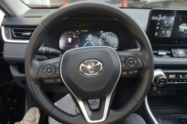 Used Toyota Wildlander 2023 2.0L CVT Four-Wheel Drive Luxury PLUS Edition
