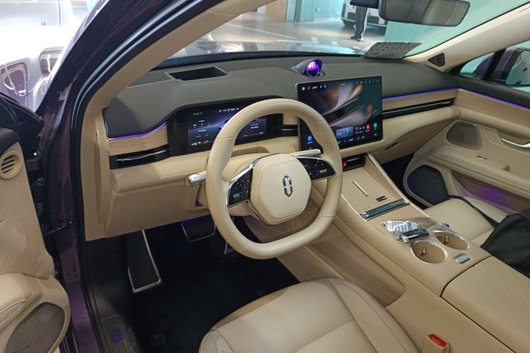 Used Hima AITO M5 2025 Extended-Range Ultra All-Wheel-Drive Version Center Console