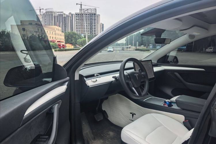 Used Tesla Model Y 2021 Standard Range Rear-Wheel Drive Version