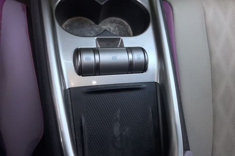 Used BYD Dolphin 2023 420 km Fashion Edition Gear Lever