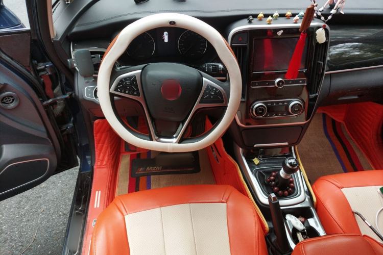 Used BYD Song MAX 2017 1.5T Manual Smart Connect Luxury 7-Seater
