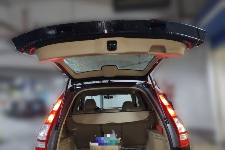 Used Honda CR-V 2010 2.4L automatic four-wheel drive luxury version Trunk