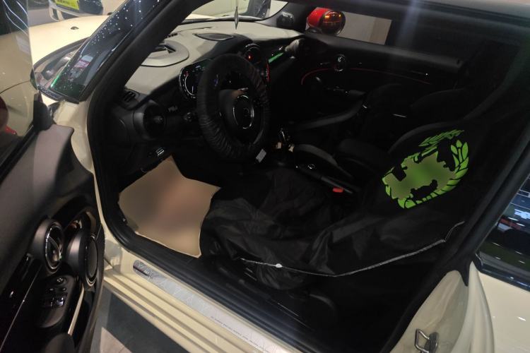 Used MINI JCW 2023 2.0T JOHN COOPER WORKS Pat Moss Commemorative Edition Driver Seat