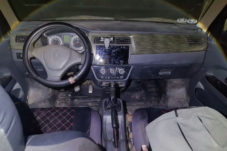 Used Jinbei Hiace X30 2013 1.3L Standard Version Center Console