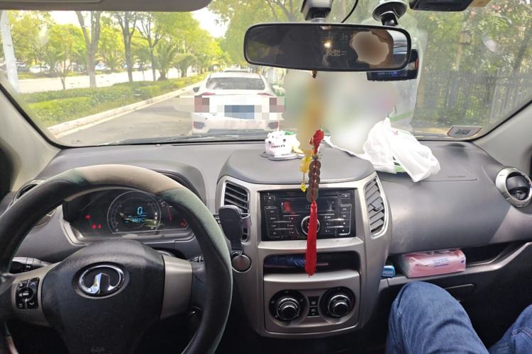 Used Great Wall M4 2014 1.5L Manual Comfort Model Center Console