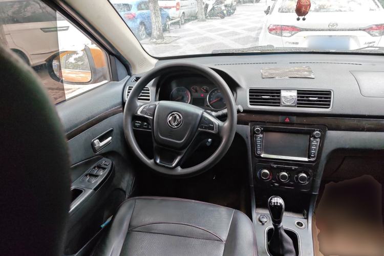 Used Dongfeng Fengon 360 2015 1.3T Diesel Manual Luxury 7-Seater Steering Wheel