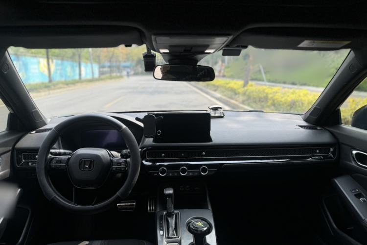 Used Honda Civic 2022 240TURBO CVT Dynamic Edition Interior 5