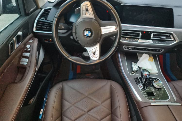 Used BMW X5 2022 Restyled xDrive 30Li Luxury Version M Sport Package Steering Wheel