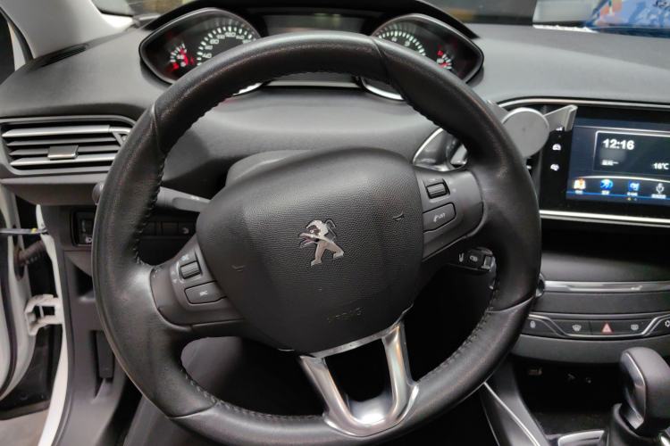 Used Peugeot 308S 2015 1.6T Automatic Jingchi Edition Steering Wheel