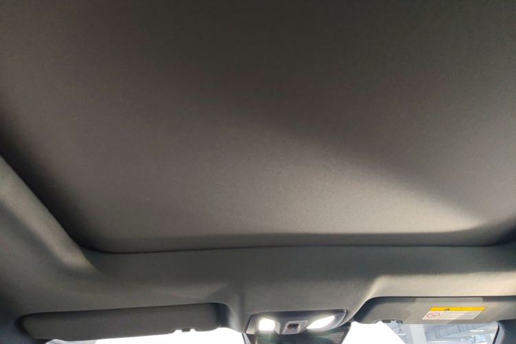 Used Changan UNI-V 2024 1.5T High-Energy Version
