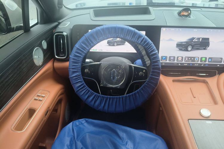 Used Hima AITO M9 2025 Extended-Range Ultra Version 52 kWh 6-Seater
