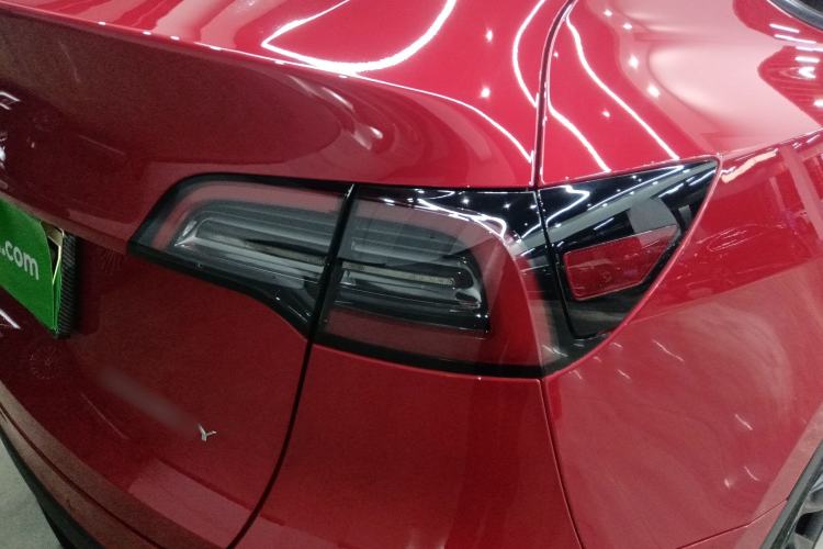 Used Tesla Model Y 2023 Long-Range All-Wheel-Drive Version
