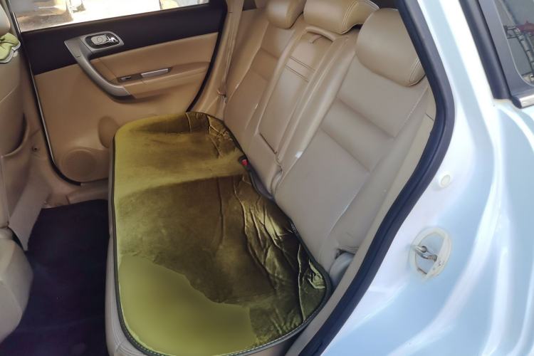 Used Haval H6 2011 Green Silence 2.0T Manual Two-Wheel Drive Urban Model