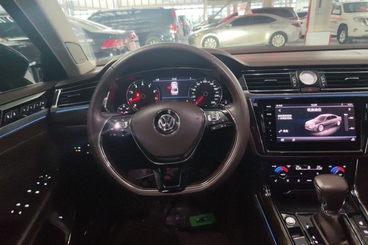 Used Volkswagen Phideon 2018 Revised Version 380TSI Two-Wheel-Drive Flagship Edition
