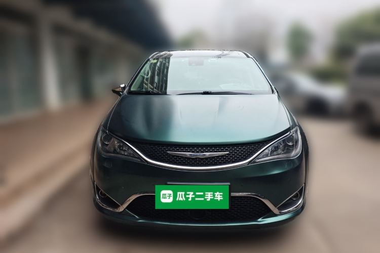 Used Chrysler Grand Voyager 2017 3.6L Premium Edition
