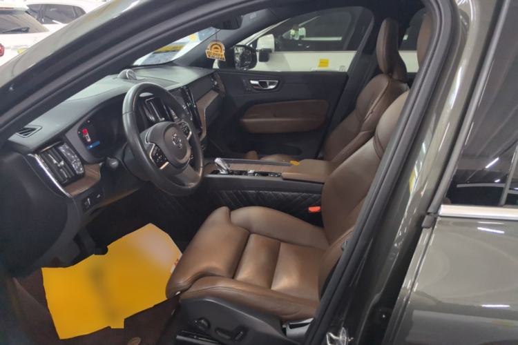 Used Volvo XC60 2022 B5 4x4 Smart Luxury Edition