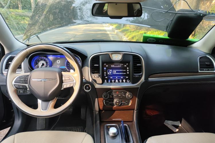 Used Chrysler 300C 2016 3.0L Supreme Edition
